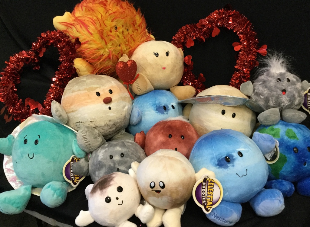 Give a gift that's out of this world this Valentine's Day! Show your love with our plush planets and get 14% off now through February 14th. shop.greenbankobservatory.org/collections/pl… #giftideas #spacelove