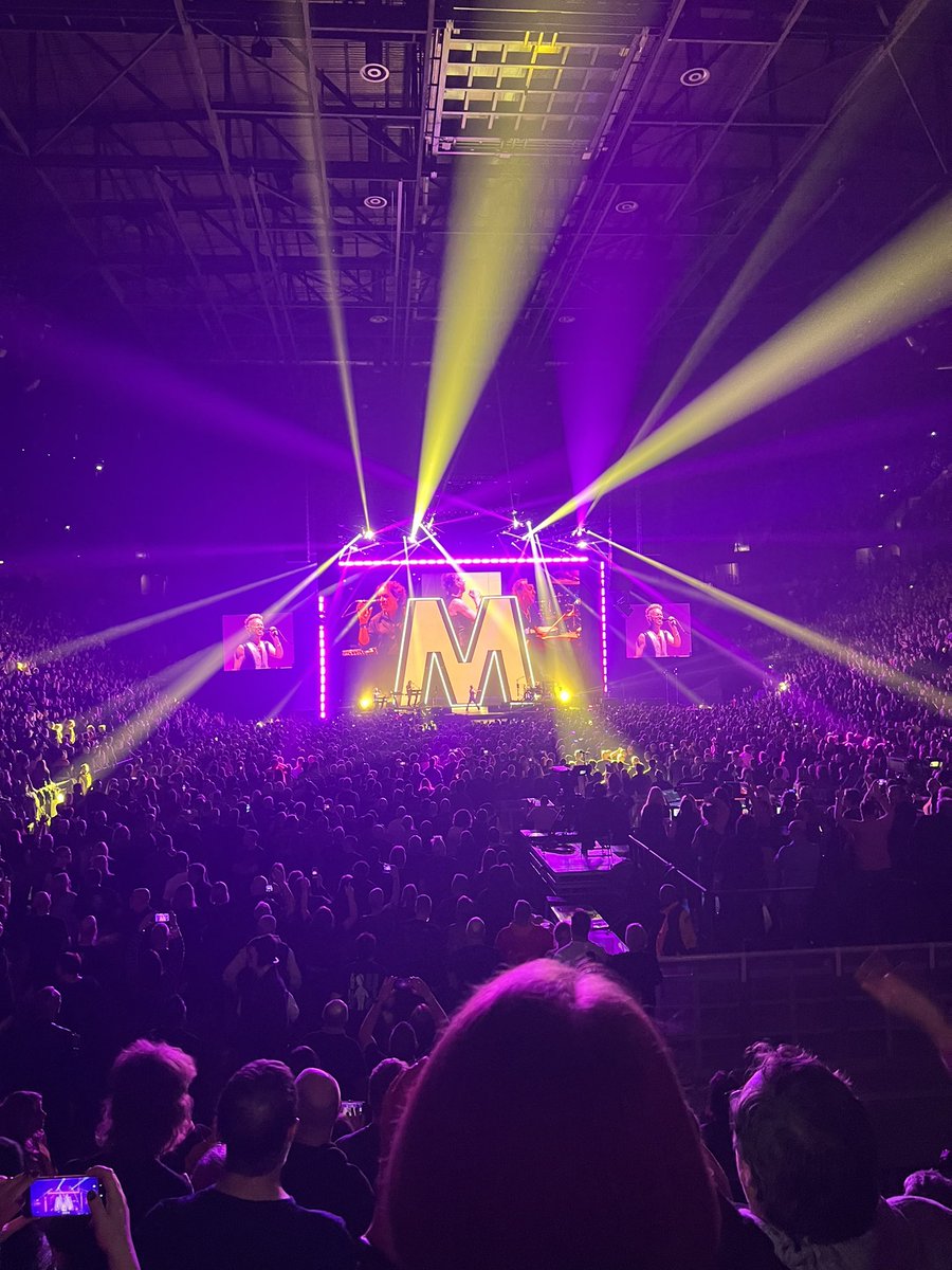 TVRadioPeg's tweet photo. First of 2 @depechemode gigs this week. (Asia trip times around the gigs!). Tonight was for mine and @philter61’s #podcast #PegAndPhilYouSpinMeRightRound. We’re heading home now about to record ……
#depechemode #musicpod #broadcaster #podcasthost #podcast #devotees https://t.co/OmtJWID5nz