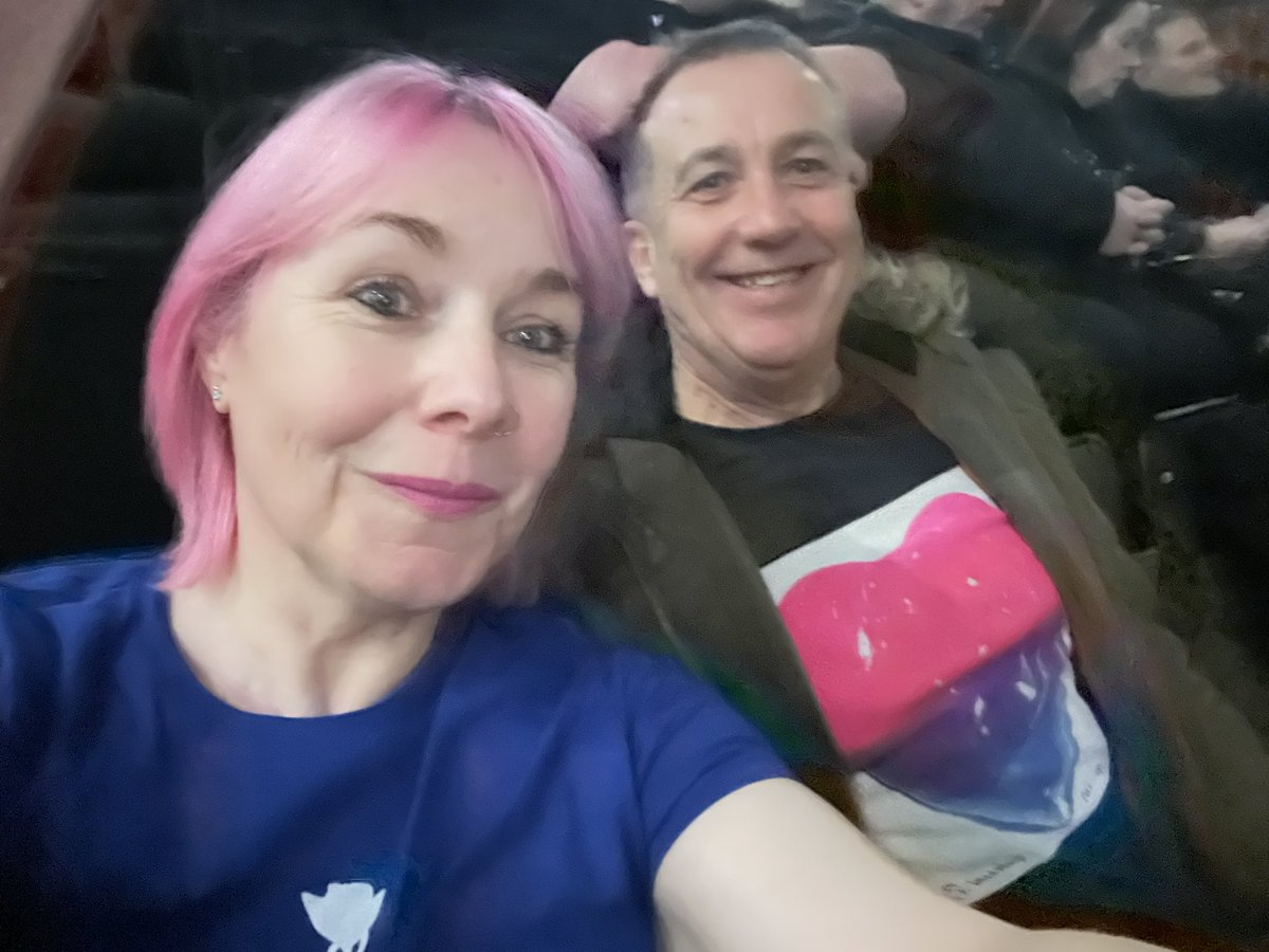 TVRadioPeg's tweet photo. First of 2 @depechemode gigs this week. (Asia trip times around the gigs!). Tonight was for mine and @philter61’s #podcast #PegAndPhilYouSpinMeRightRound. We’re heading home now about to record ……
#depechemode #musicpod #broadcaster #podcasthost #podcast #devotees https://t.co/OmtJWID5nz