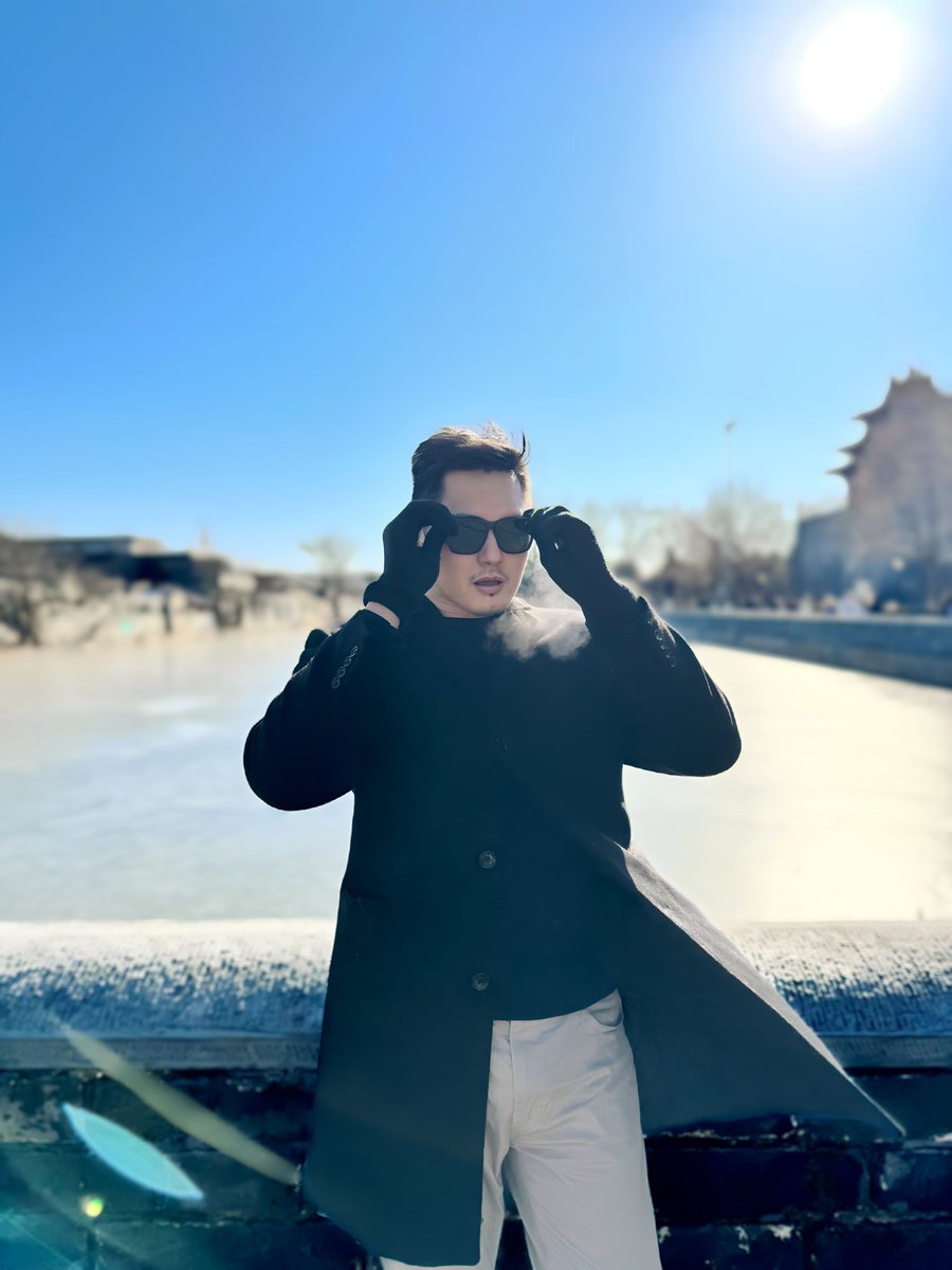 ETheExplorer's tweet photo. Creating a life I’m excited to wake up to 😎 #ETheExplorer https://t.co/qQkuewJbAq