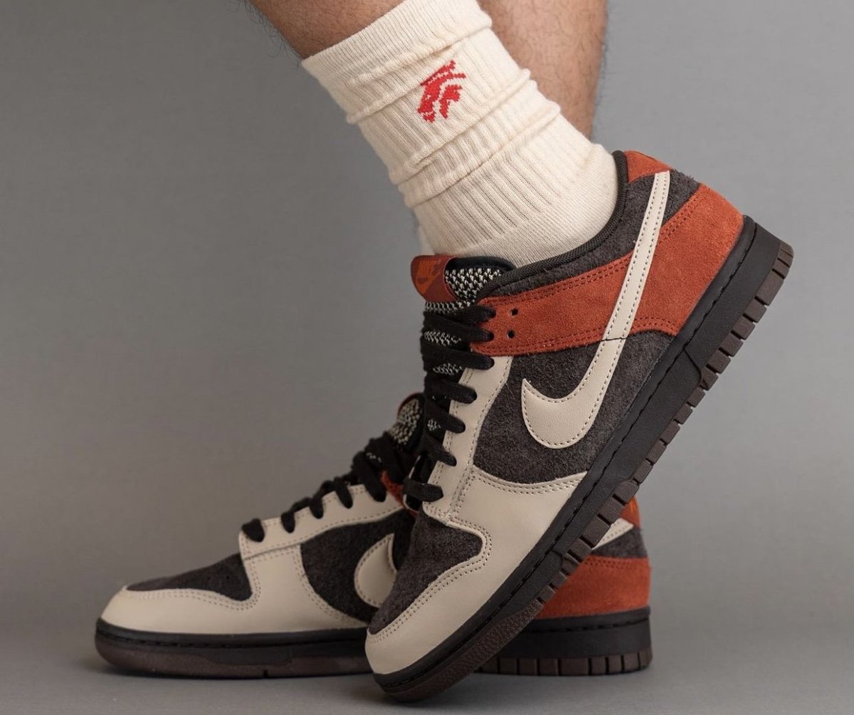 SneakerVisionz's tweet photo. Ad: Few Sizes Left - Nike Dunk Low 'Red Panda' 🍂

Shop: https://t.co/pneSZ6Q0iz https://t.co/AWmoViPoQy