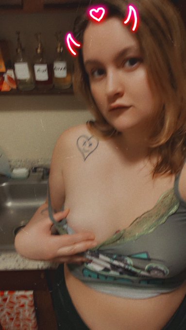 Okay making coffee and setting up, be on in 5-7mins 🌸 https://t.co/psjPxc325y<a href="/tag/memes2020"class="tags"><span>#memes2020</span></a>