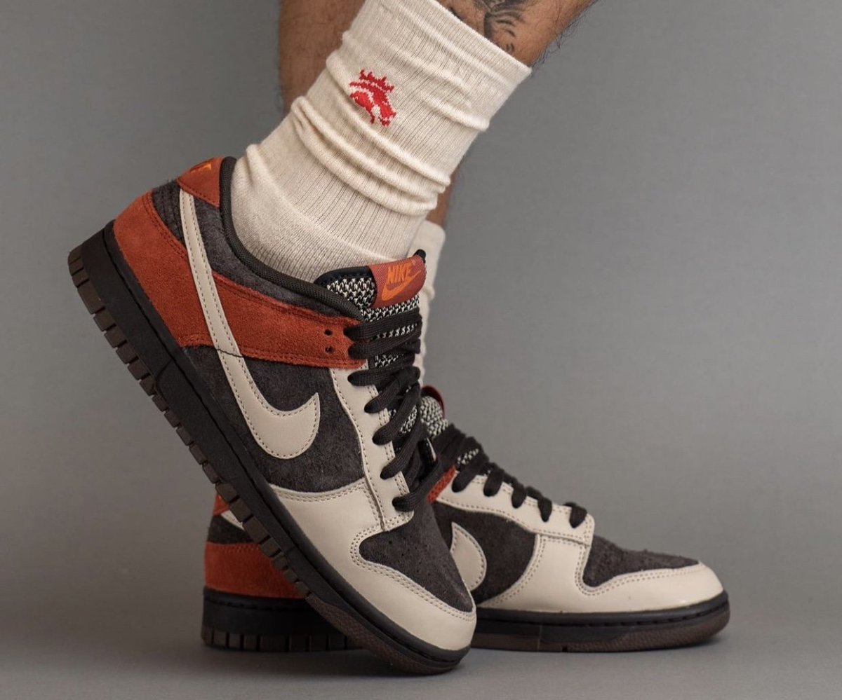SneakerVisionz's tweet photo. Ad: Few Sizes Left - Nike Dunk Low 'Red Panda' 🍂

Shop: https://t.co/pneSZ6Q0iz https://t.co/AWmoViPoQy