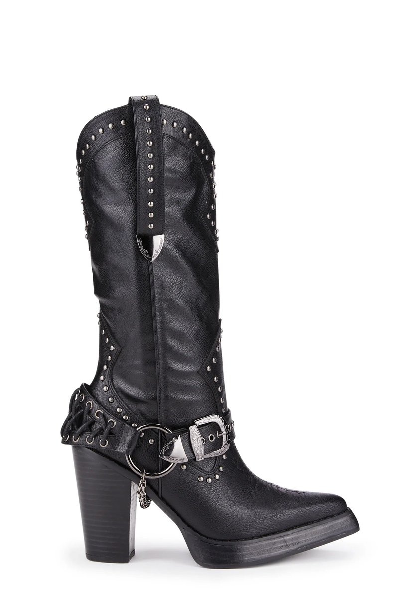 PhoneBrooke's tweet photo. Which one is best when I ride you like a cowgirl..hmm??? https://t.co/n3lL9KcVGa