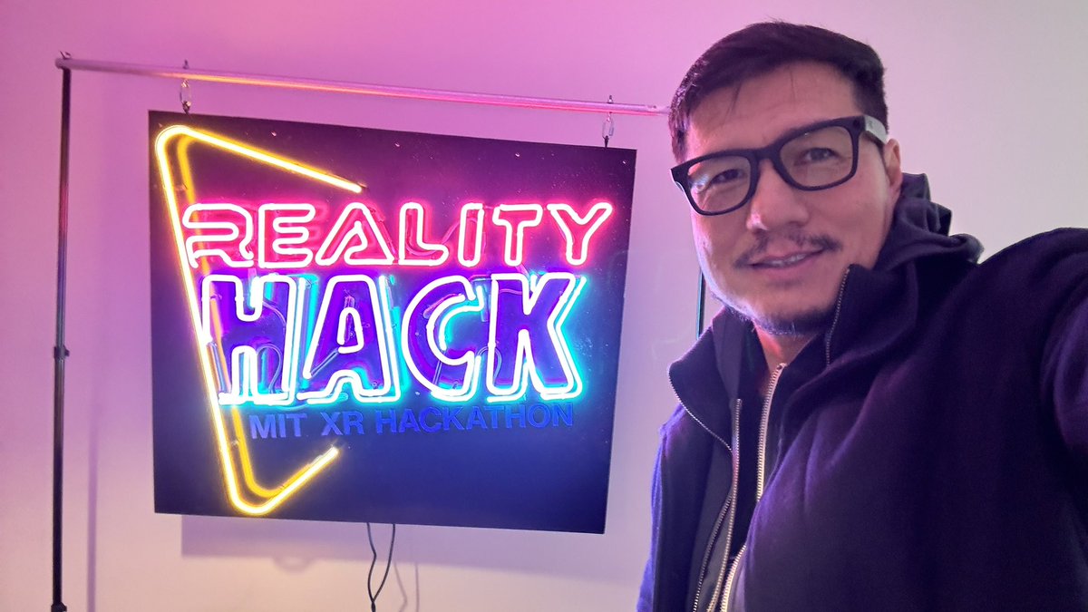 AGraylin's tweet image. The @mitrealityhack was a blast! So energizing to spend time with the OG #XR community and 500+ young hackers from around the world! What an honor to be a final round judge for these amazing teams. So much achieved by them in 2.5 days!!! 👍👍 And so rewarding brainstorming issues…