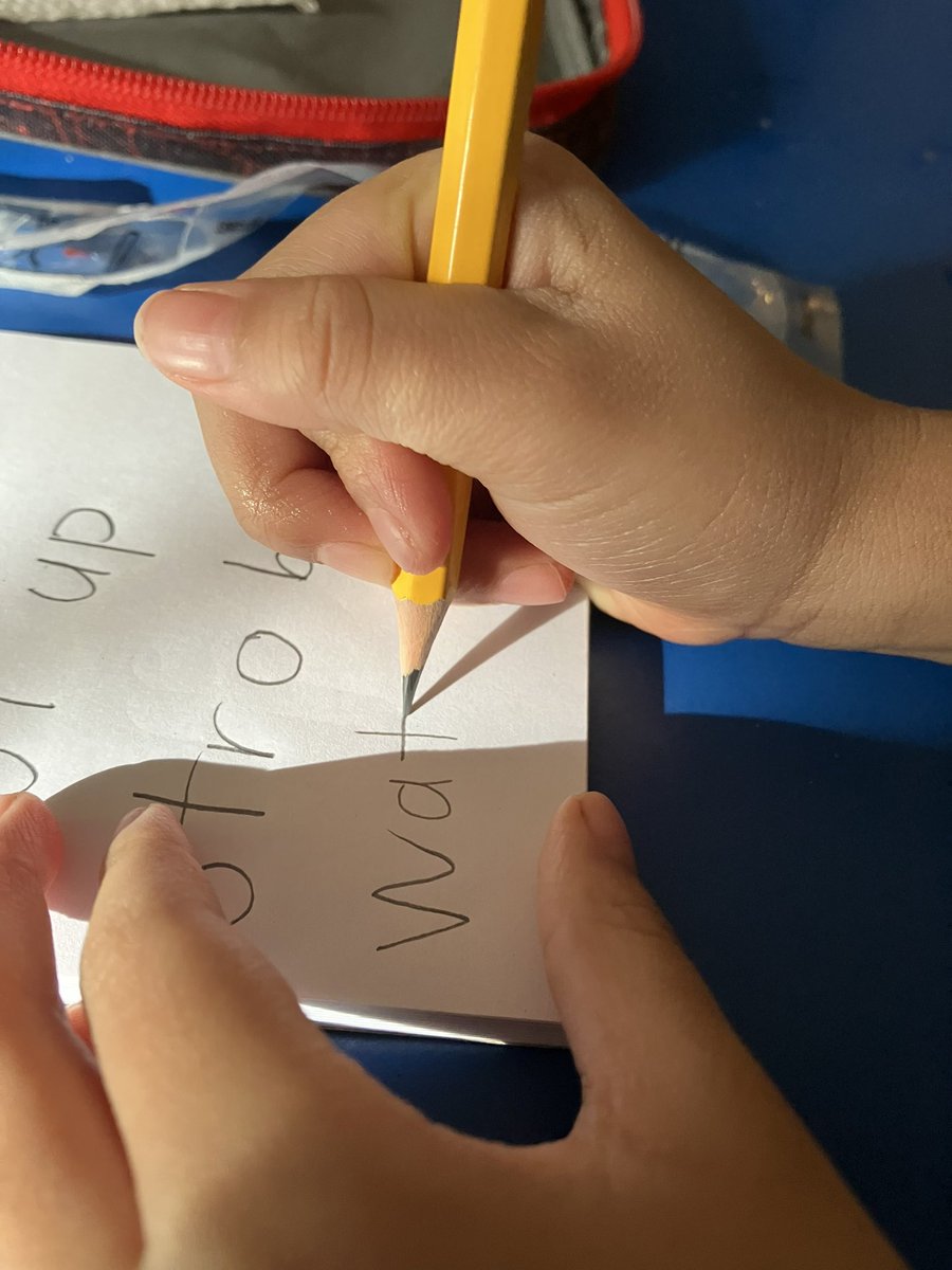 avivaloca's tweet photo. I did an eating story in a kindergarten class today. At first, I focused in on blending &amp; having kids get more comfortable manipulating sounds. This extended to segmenting. One child even did some of the writing,which inspired others.Hope this extends to some writing during play. https://t.co/PzpBMxCpA8