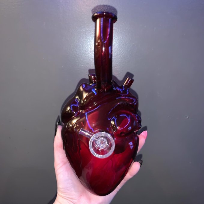 Early Valentine&rsquo;s gift from the Sugar Daddy. 💋🫀💨  ✨Obsessed✨  Bong from @ShopCannaStyle 💚 https://t.<a href="/tag/girls"class="tags"><span>#girls</span></a><a href="/tag/ass"class="tags"><span>#ass</span></a><a href="/tag/xxx"class="tags"><span>#xxx</span></a><a href="/tag/kink"class="tags"><span>#kink</span></a><a href="/tag/nsfw"class="tags"><span>#nsfw</span></a><a href="/tag/tease"class="tags"><span>#tease</span></a><a href="/tag/slut"class="tags"><span>#slut</span></a><a href="/tag/whore"class="tags"><span>#whore</span></a>