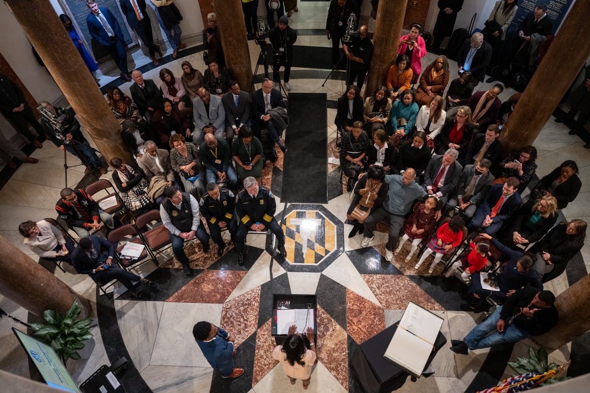 MayorBMScott's tweet photo. Happy to officially swear-in Ebony Thompson as the first woman to hold the role of City Solicitor and the first openly gay solicitor to serve. Today is evidence that our city is moving forward, breaking barriers, and embracing diversity at every level. https://t.co/zxUYp4XdqF