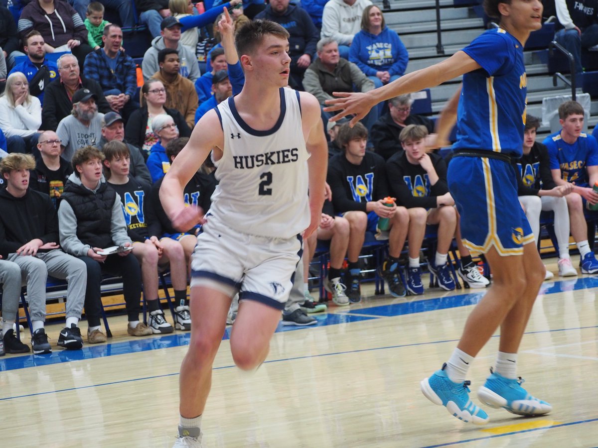 MinnesotaMillea's tweet photo. Back On The Court Following Serious Football Injury.  

Jackson County Central’s Voss Returns After Being Hurt In State Semifinals.

Check out John's Journal.

https://t.co/tGn9FNNvt8 https://t.co/1RNSghEvH4