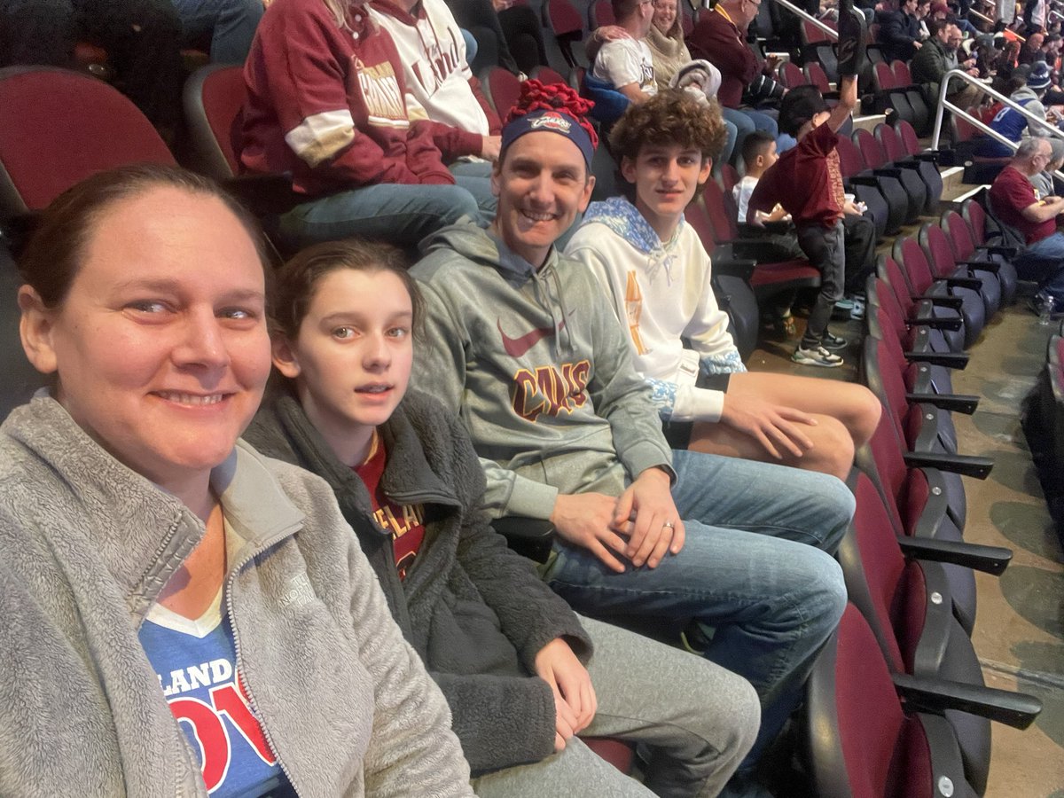 moorebeth02's tweet photo. #LetEmKnow 

Let’s Go Cavs!!!! https://t.co/MAylhKYatf