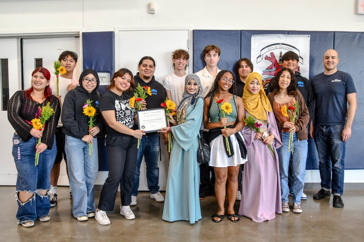 midcitycan's tweet photo. We're so proud of Youth Council for being named D9's Youth Leaders of the Year! It was great to attend @SeanEloRiveraD9 's State of the District event last Saturday. Thank you Sean and his staff for recognizing our youth!
 https://t.co/0EaHoWdPnM https://t.co/5NLIN6eQBU