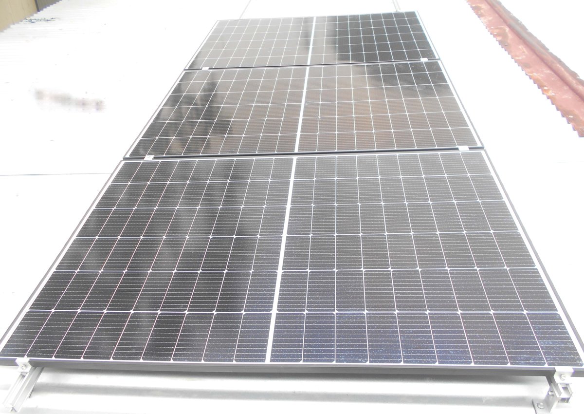 SolarFiji's tweet image. 1.25kWp Offgrid Solar System in Rukua, Beqa
solarfiji.org/offgrid-solar-…

#solarfiji #victronenergy #PhonoSolar #beqa #Rukua #fijiislands #RenewableEnergy #offgridsolar #residential #solarpower