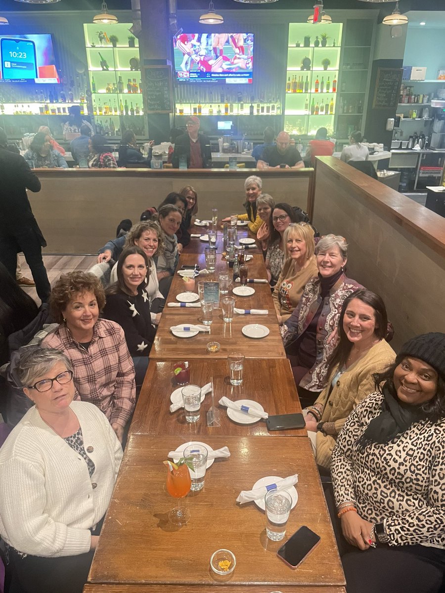 Lkern12's tweet photo. Fourth &amp; fifth year NASN Directors networking after a wonderful day of strategic thinking and advocating on behalf of #students and #schoolnurses ! @schoolnurses #NASNBOD2024 @fasnchatter @kking22_king @AmyRoark10 @JuliaLechtenber @sarahportle @a_jordan24 https://t.co/reiaWAAjRI
