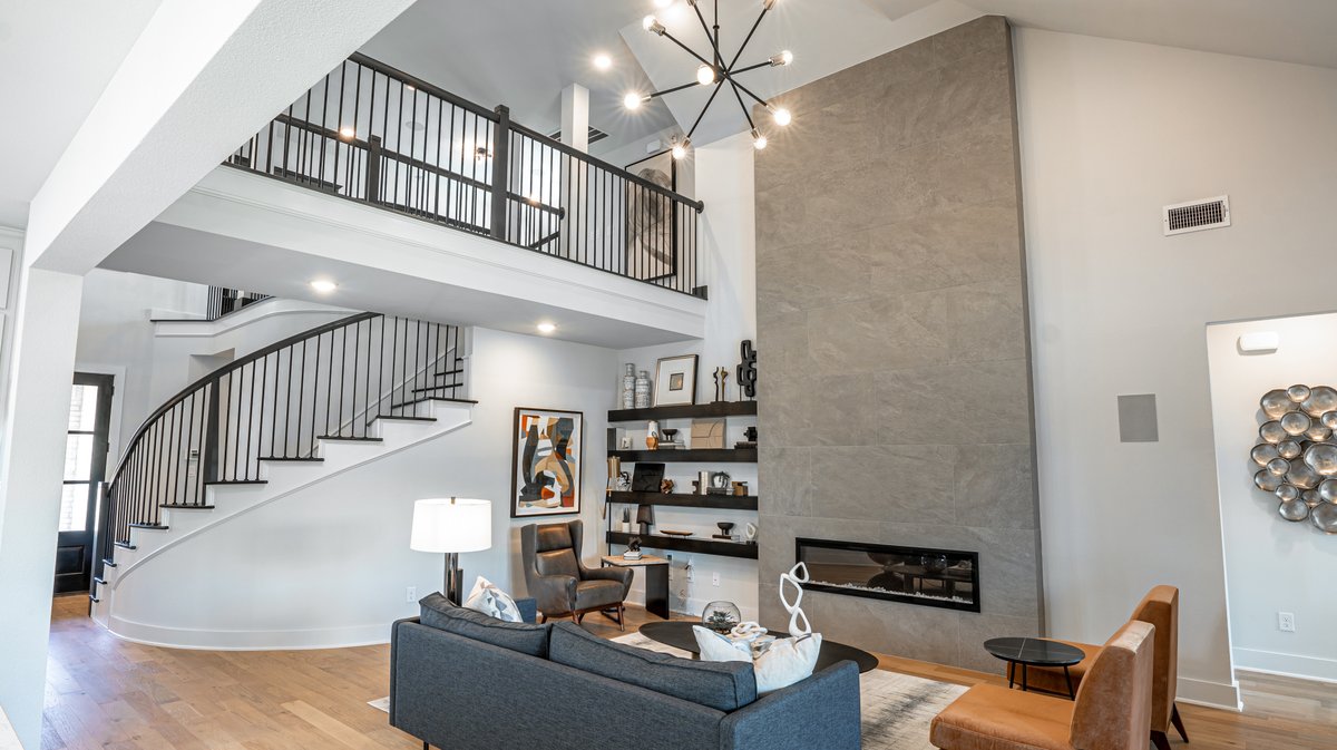 RealFirstTexas's tweet image. 🏡#MoveinReadyMonday!🌟Listed @ $642K.
Our original model home is available in Solterra Texas, in Mesquite!🏡✨
5 Beds|4 Baths|2-Car Garage|3,200 sq. ft.
📞2 view &amp;amp; claim UR dream 🏡!
OnlineConcierge@FirstTexasHomes.com
D: 469.391.0001
#SolterraTexas #MesquiteLiving