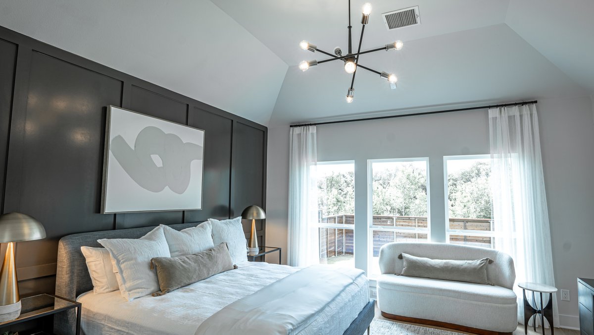 RealFirstTexas's tweet image. 🏡#MoveinReadyMonday!🌟Listed @ $642K.
Our original model home is available in Solterra Texas, in Mesquite!🏡✨
5 Beds|4 Baths|2-Car Garage|3,200 sq. ft.
📞2 view &amp;amp; claim UR dream 🏡!
OnlineConcierge@FirstTexasHomes.com
D: 469.391.0001
#SolterraTexas #MesquiteLiving