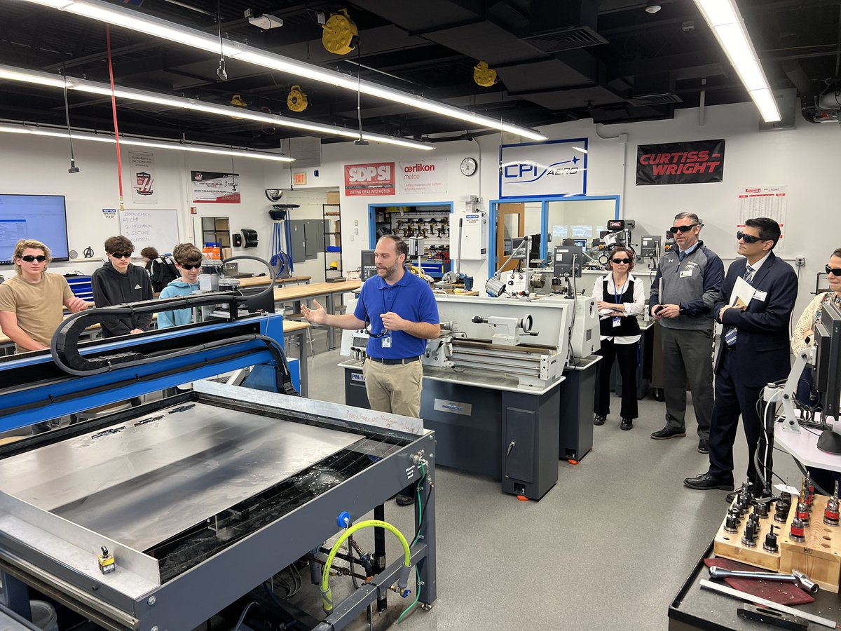 BuonomoBrian's tweet image. Mr. Pope’s #ComputerAidedDesign class gave a demo of the @ShopSabreCNC #cncplasma #cutter to #administrators and #teachers visiting from @POBSchools. Very excited to share all the great things our students are doing! @WestIslipLions