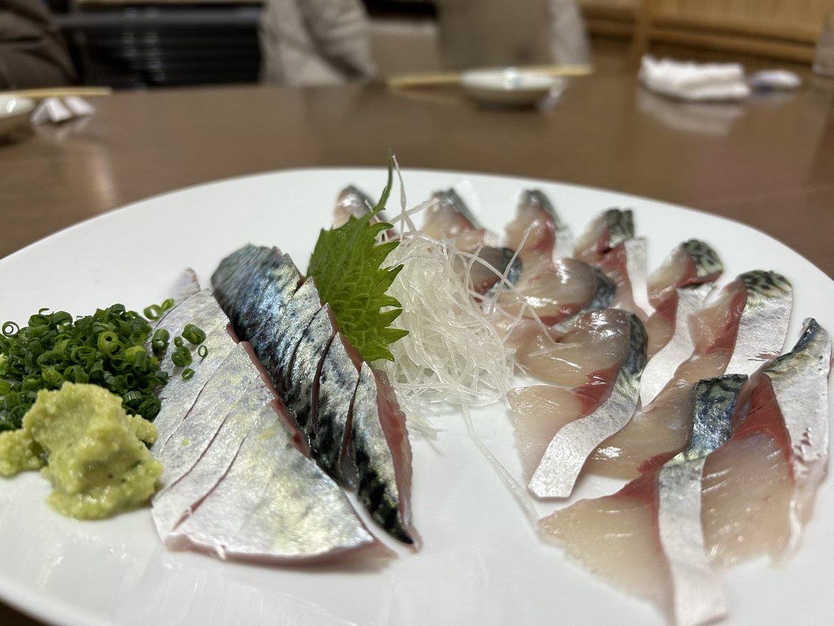 Deguchi_StarMag's tweet photo. Have you ever had mackerel (saba) sashimi? Many people don’t like mackerel because they are stinky and too “fishy”. But it is probably because they never had really fresh mackerel. 

Even for sushi connoisseur, it is quite rare to taste rare mackerel. Mackerel decades very quickly as the enzyme within its intestines is extremely powerful. At the same time, its amino acid can turn into histamine very quickly. Histamine is poisonous.

As a result, most dishes uses salted, smoked or vinegar-marinade mackerel. It is simply very difficult to find fresh rare mackerel even in Japan. 

Fukuoka is known for mackerel sashimi. It locates in the morthern part of Kyushu island and locals enjoy eating mackerel. This weekend, I visited my friend and enjoyed mackerel sashimi almost three times a day! 

It is a lighly fatty and sweat meat. In Japanese we describe the texture of meat “kori-kori”. There is no good translation for this sizzle word, but closest translation is “firm and crunchy.” You can only enjoy this when you eat extremely fresh fish. It is among the top five sashimi that I ever tasted and it is available almost everywhere in the region. 

Mackerel sashimi is like Constellation Software in early days. It’s a small cap software company in Canada that many people paid no attention. There are too many hairy and smelly Canadian companies that people got burnes before. It was a stock only locals and some weird believers knew… before its share went up 200x over the last 20 years. (26% CAGR, $60 bn market cap)

I want to find more mackerel sashimi investment.