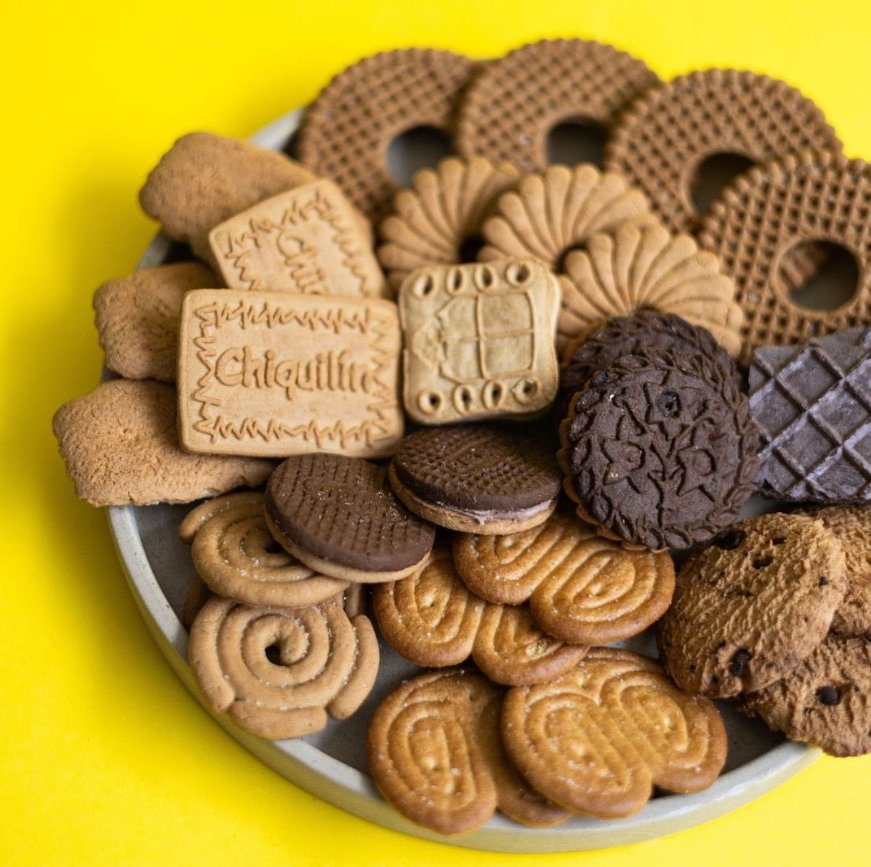 Surtido de Felicidad en cada mordisco: galletas que endulzan tu día. ✨¿Qué surtido se te antoja más hoy?

Encuéntralas en Bodega Aurrera.