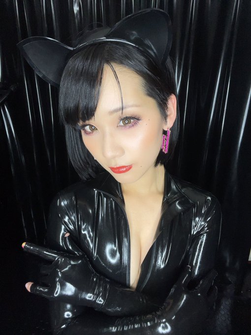 おはよ🌟SNSの正しい使い方をしてる気がする。  自分の告知もツイートするけど、昨日の投稿を引き続き拡散お願いします。 こちらでもできる範囲のことはやっていきます。 年末から自分のことでは無いとは言え、気が気では無かったので関係者の目に触れて少しでも前進するよう、よろしくお願いします。