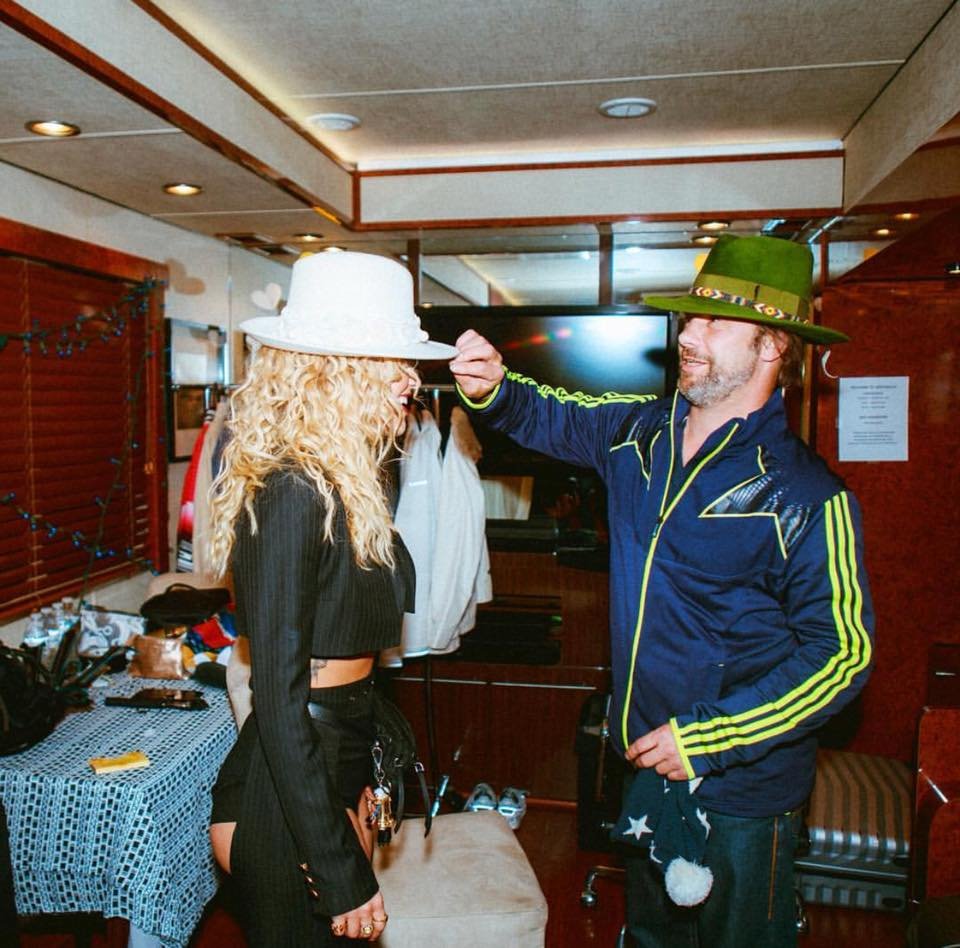 Throwback <a href="/JamiroquaiHQ/">Jamiroquai</a> <a href="/RitaOra/">Rita Ora</a> 👒