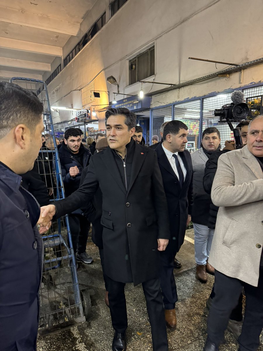 iYi Parti istanbul Büyükşehir Belediye  başkan adayımız Sn. Buğra Kavuncu istanbul il başkanımız Sn. Yücel Coşkun ilçe belediye başkan adaylarımız  ilçe başkanlarımız il yöneticilerimiz ile Ataşehir meyve sebze halindeyiz.
#İstanbulİçin #DahaİyisiVar 
#BuğraKavuncu <a href="/Yucel_Coskun/">Yücel Coşkun</a>