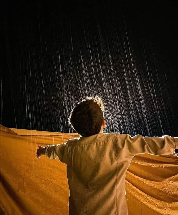 "وتشاءُ أنت من البشائر قَطرةً ويشاءُ ربُك
 أن يُغيثك بالمطر".❤️