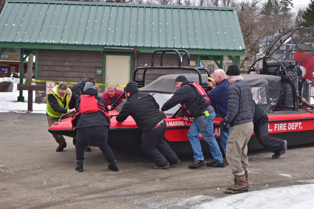 AdkEnterprise's tweet photo. A snowmobiler who went through the ice between Lake Flower and Oseetah Lake was rescued and released in good health Monday. Saranac Lake Fire Chief Brenden Keough is now urging caution on the ice because of the recent unseasonably warm weather.

Story at: https://t.co/9u2bOhCnKE https://t.co/dTdLTVQ8Gz