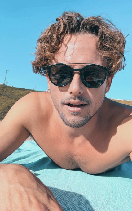 Beach day in January? Yea please!! 🌊 https://t.co/SnVXwXRyFD