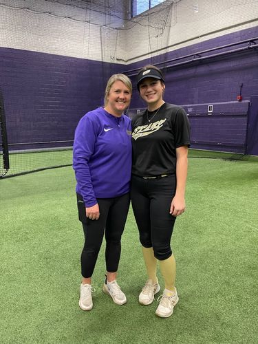 MackenzieW2026's tweet photo. I had a great time at the JMU camp! @JMUSoftball @AveryFankhauser @HarleyJ2026 @StarzGoldEstep https://t.co/p63MuR4sTe