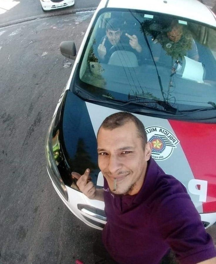 canabisbrasil's tweet photo. Kkkkkkkk https://t.co/2mIHAEaBov