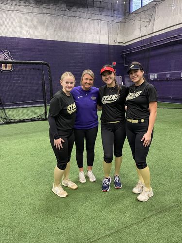 MackenzieW2026's tweet photo. I had a great time at the JMU camp! @JMUSoftball @AveryFankhauser @HarleyJ2026 @StarzGoldEstep https://t.co/p63MuR4sTe