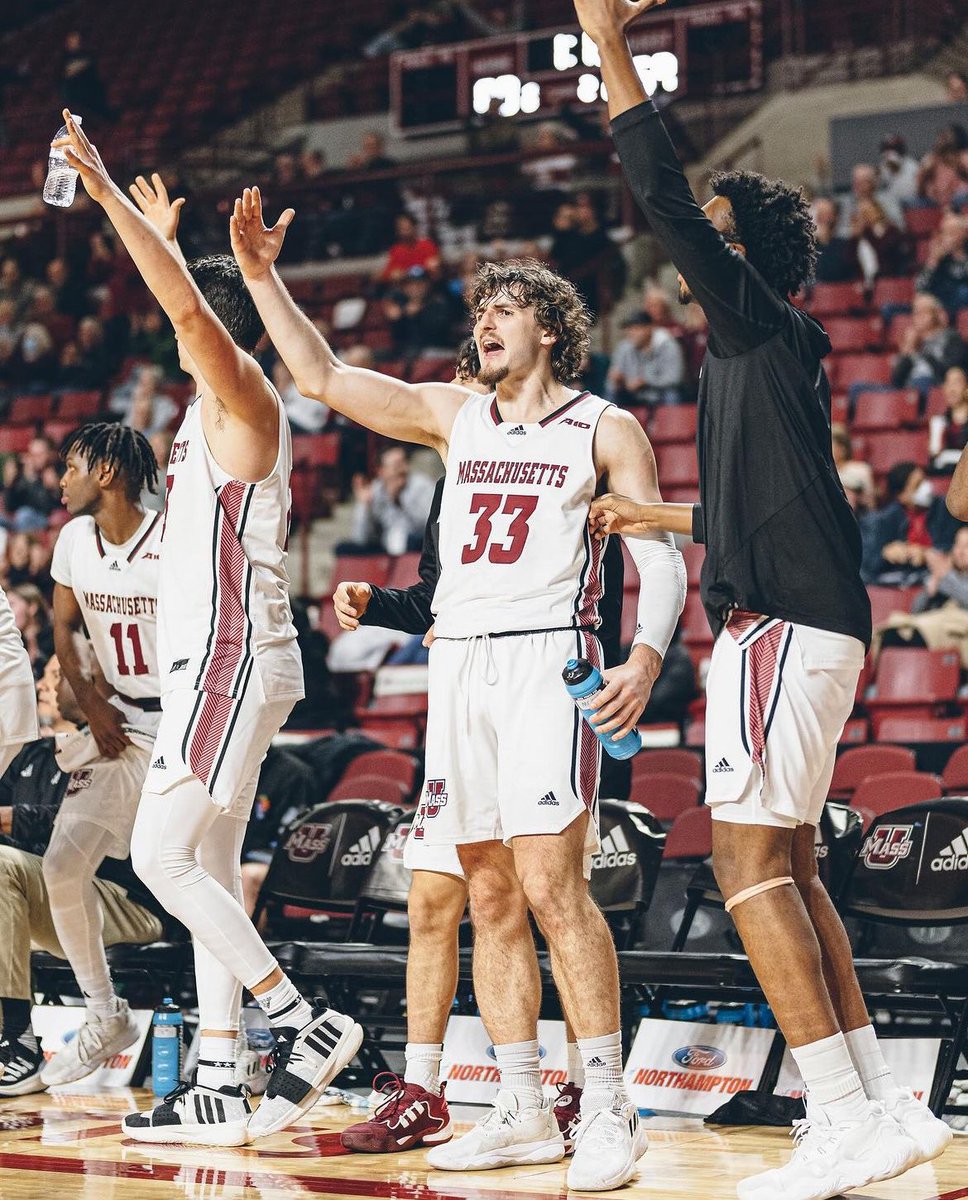 jakehayden30's tweet photo. Huge one for @UMassMBB this weekend… 12pm on Saturday at the Mullins Center. It takes everyone!#BuildItTogether #Flagship🚩 https://t.co/E8KHdtal2i