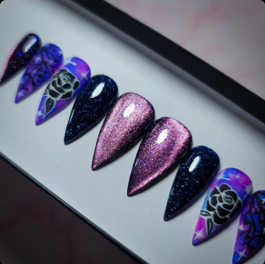 DeadGirlClaws tweet media