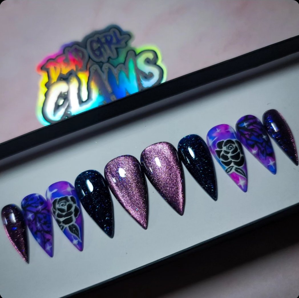 DeadGirlClaws tweet media