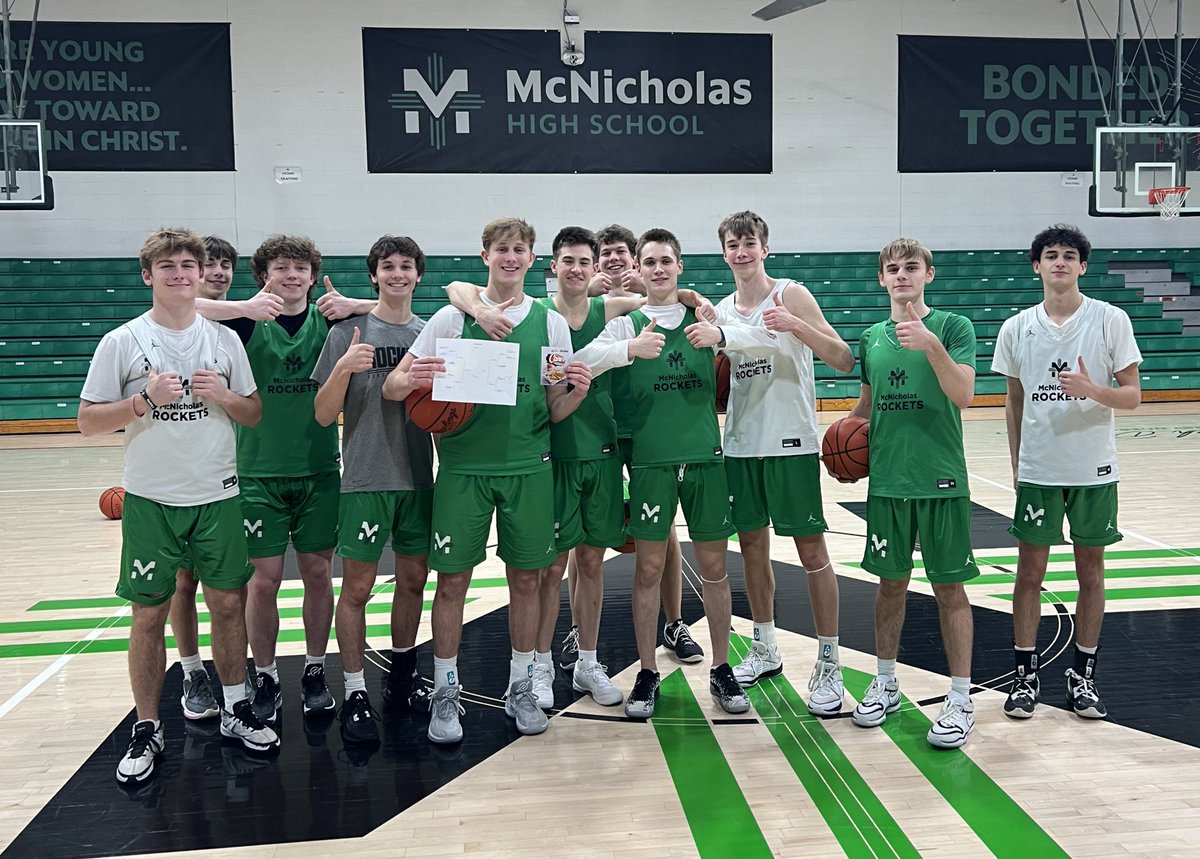 CoachTMonahan's tweet photo. 🚨McN 🚀🏀 Olympic Day🚨
Decided to change up the start of the week w/@McNBasketball  
…Had a great time!!
Winners below ⬇️⬇️
🏆 Hot Shot= @GrantWaters2027 
🏆 FT = @Joey_Thomas3 
🏆 3-Point = @Carson_Young8 
🏆 Buzzer Beater = @GunnarBates_11 
Enjoy dinner! #BuiltOnCulture https://t.co/YpULohNnlm