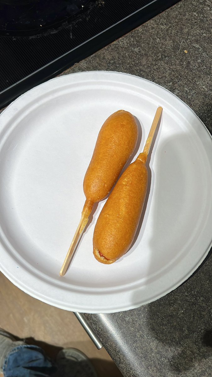 chosephgribble's tweet photo. Add two more to the board. #statefaircorndogs https://t.co/WeO1cgz8Qz
