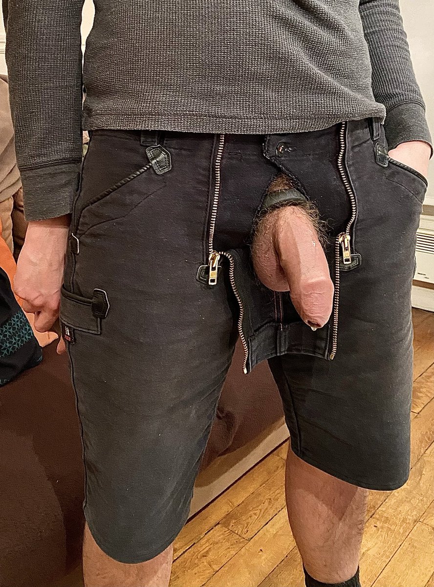 MyDickOnly75's tweet photo. My meat!🐖
Ma viande!🐖

#bigcock #bigdick #dick #cock #bulge #bigbulge #uncut #foreskin #hairy #bush #bigbush #balls #bigballs #dad #daddy #forbigdaddy #gay #porn #gayporn #grossequeue #grossebite #grossescouilles #nude #naked #cockring #meat #hard https://t.co/cBQV0aDFFl