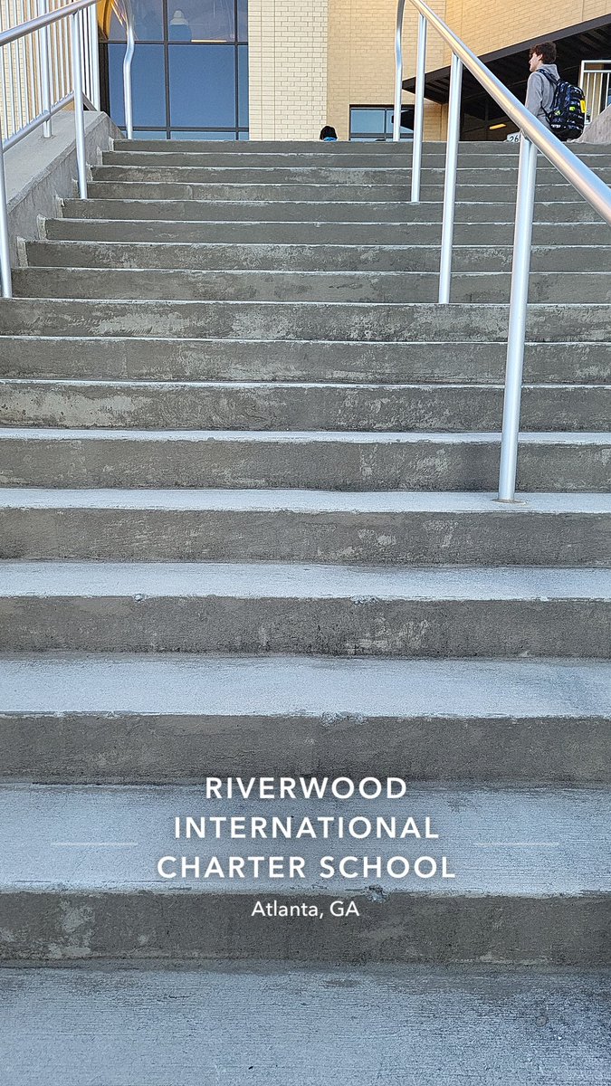 wanda_mathgeek's tweet photo. Day 29 Step Challenge..@EbonyBetts99 and I got some steps in our Coach's PD today In the morning and doing lunch #theFAVEway #FAVEfit https://t.co/rJtj9bfy8R