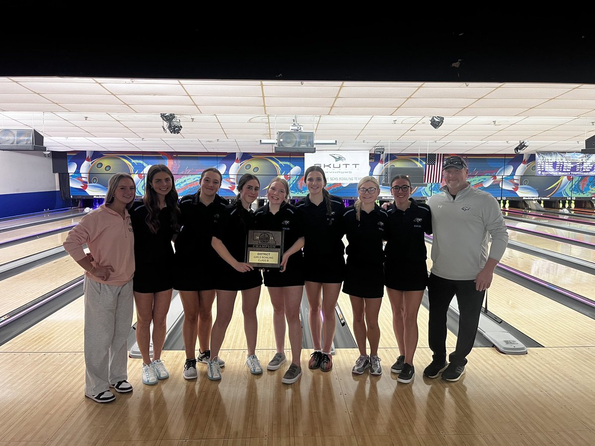 ENWolvesBowling's tweet image. Congratulations to the girls on their District  Championship today.   Heading to state for the first time.  

Congratulations to our 3 medalists

Kyla Henthorne- 7th Place

Mallory Ringenberg - 8th Place

Lily Doscher - 9th Place 

@NorthHowler