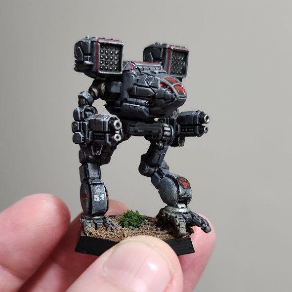 FossilPunk's tweet photo. Another freehand wolfspaw, more freehand invasion stripes, and a classic Timber Wolf joins the ranks of my nascent Wolf Hunters units in the ilClan Era!
#WolfHunters #Battletech #Mechwarrior #MWDA #MechwarriorDarkAge #Battlemech #Miniatures @catalystgamelab https://t.co/kbUkRWmqI9