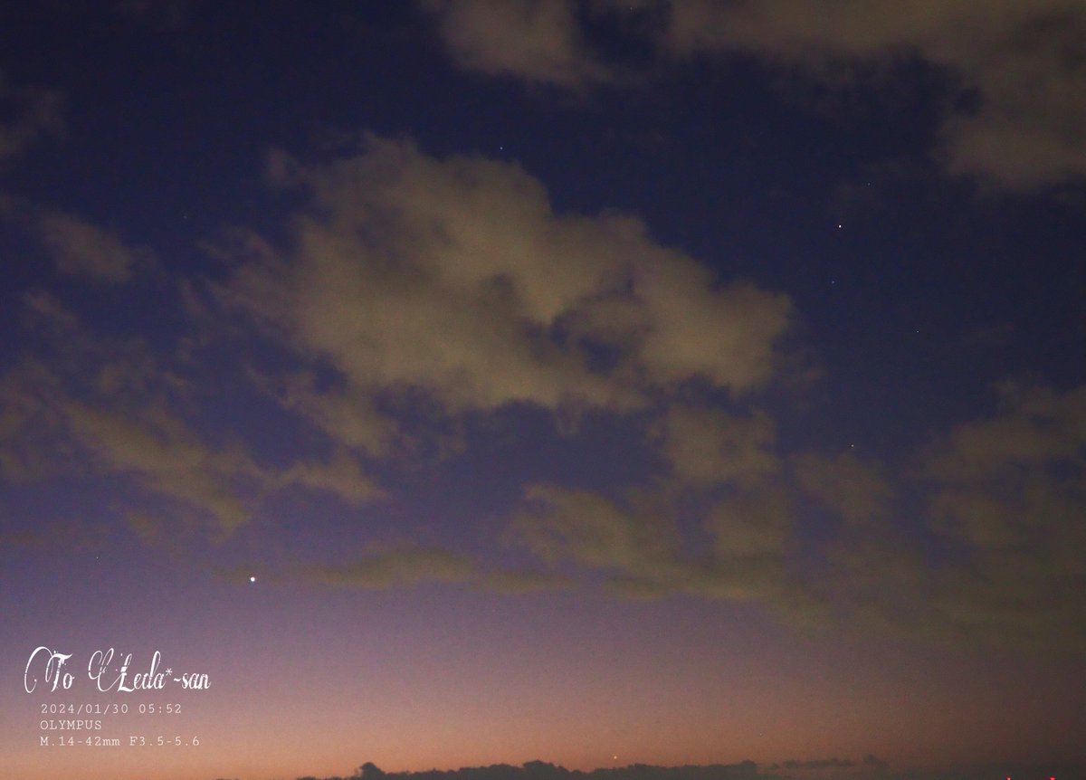 roseleonliliy78's tweet photo. 🪐2024/01/30🌟旧暦:12/20
🌹撮影📸🔭05:52

🌌東方のソラ

金星♀#Venus🪐🌟とさそり座♏︎🦂#Scopious #Antares🌟 

雲☁️のあるソラと星✨🌟と夜明けのグラデが素敵な早朝のソラでした✨

📸🔭Happy🌹(*´˘`*)❁｡.💗🌸🦢🌟🪐 https://t.co/kqkiBdPvpO