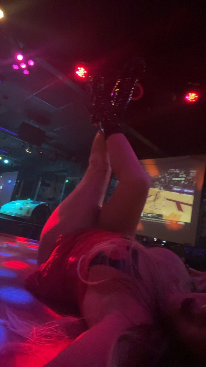 BBSTL1's tweet photo. Just laying here waiting for you to come see me https://t.co/93dy9DPmgO