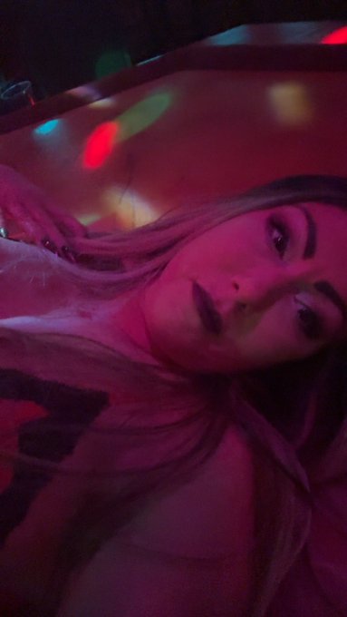 Just relaxing on stage at Country Rock Cabaret https://t.co/tq6OOm19zZ<a href="/tag/ootd"class="tags"><span>#ootd</span></a><a href="/tag/dancer"class="tags"><span>#dancer</span></a><a href="/tag/milf"class="tags"><span>#milf</span></a><a href="/tag/exoticdancer"class="tags"><span>#exoticdancer</span></a>