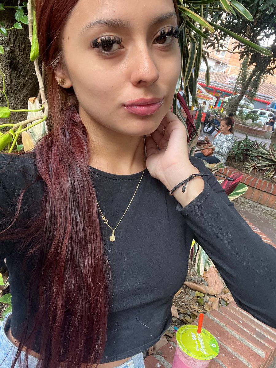 Aryalopezx's tweet photo. i know, i’m shy in public 👉🏼👈🏼 https://t.co/FuGxPEVxMv