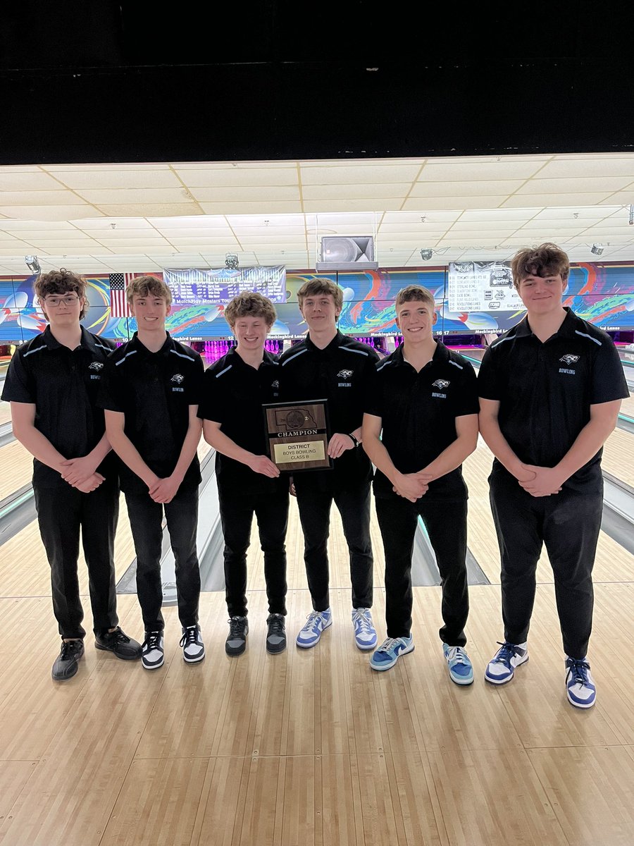 ENWolvesBowling's tweet image. Congratulations to the boys on their District  Championship today.   Heading to state in back to back years.  

Congratulations to our 5 medalists

Jayse Munter - 2nd

Zander Limbeck - 3rd

Colin Nowacyzk - 5th

Addison Curry - 7th

Ben Sullivan - 8th

@NorthHowler