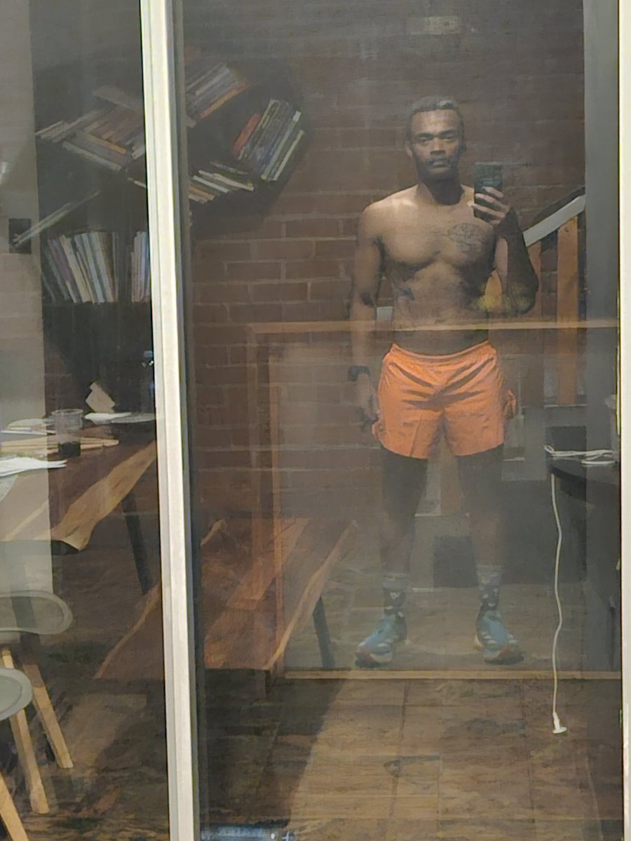 Ricardo__Africa's tweet photo. Recovery after @JCMarathon 
#Adreachalex10k
#alexandratownship
#RunAlex
#watermelonGang
#TrapnLos 
#Reasonable
#killmadoloGang
#StylishRunner
#RicMadlisa https://t.co/u6U8KELk6P