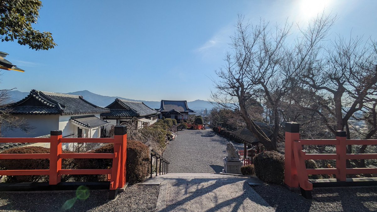 建勲神社ご参拝ー♪
ハードに山登りやんけー(‾▽‾;)
兎にも角にも  #へし切長谷部 御朱印帳、頂きましたー❤ 