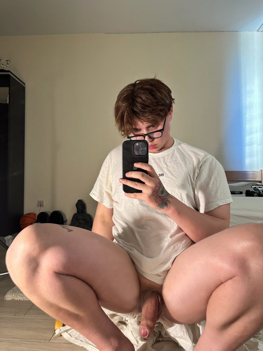 pashatwinkk's tweet photo. Guys I think it's a little too thick... https://t.co/Fv4obbgtsD