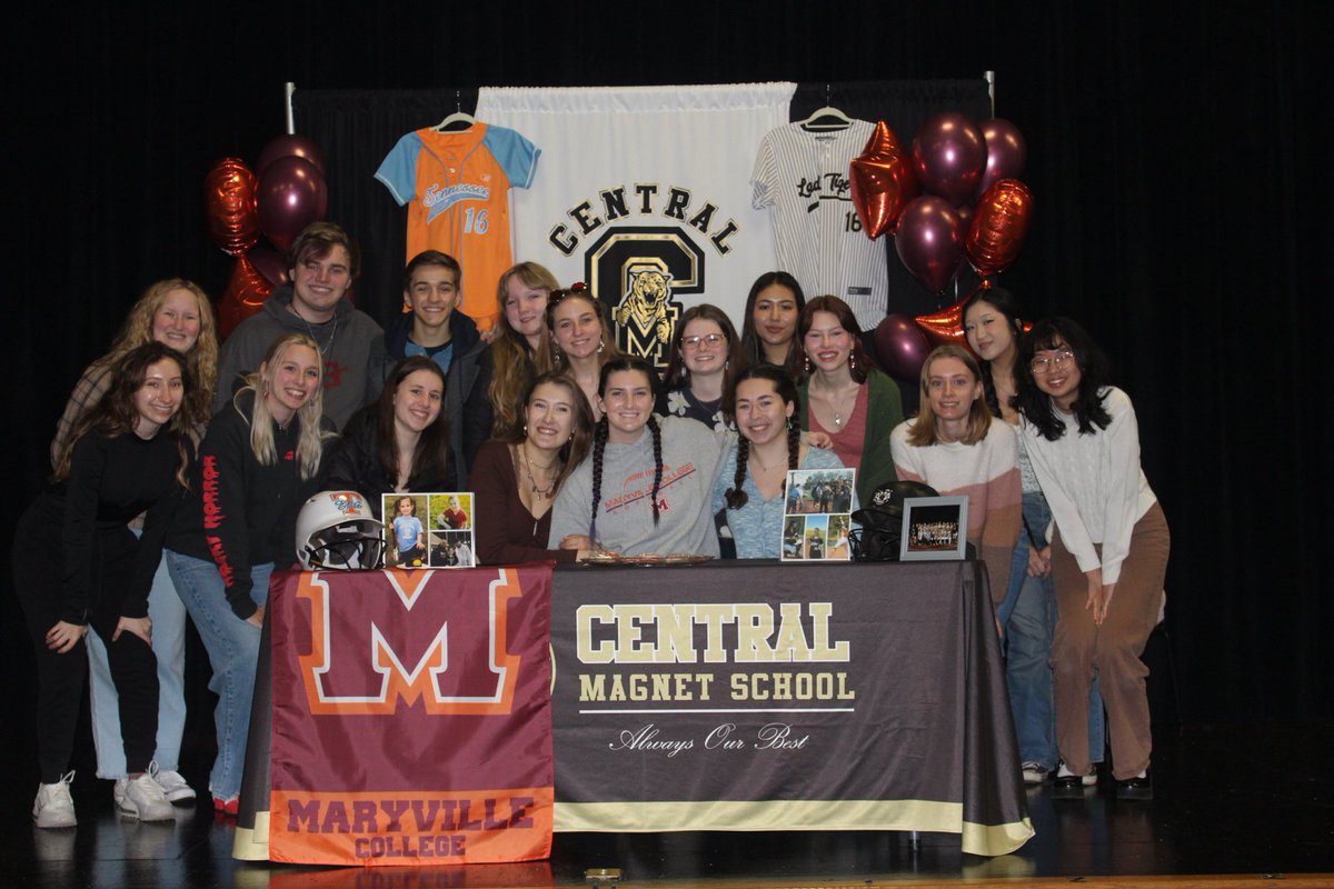 Signing Day today!! Thank you so much to everyone who came out to support me, I love you all! ❤️