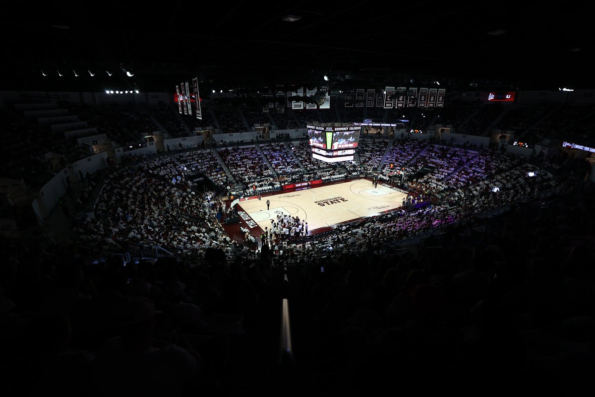 HailStateWBK's tweet photo. Women's basketball matters here. 

9,121 full of the best fans in the country. 

#HailState🐶 https://t.co/QZuRk1YQcK